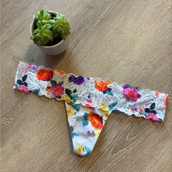 Victoria’s Secret PINK Floral Lace Thong✨ - Picture 1 of 4